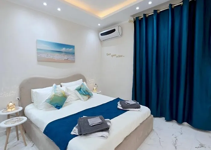 Sea View House *